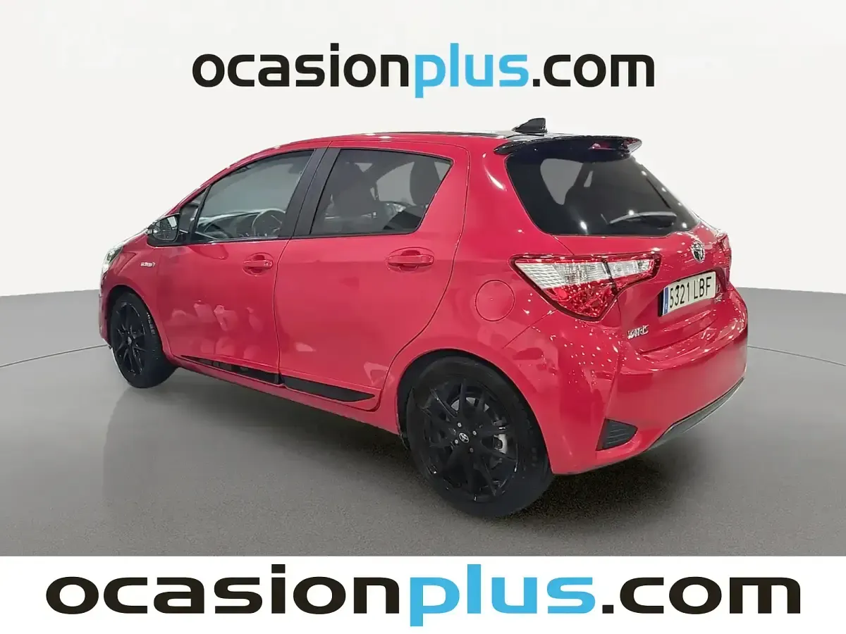 Usado Toyota Yaris Hybrid Sport 100 CV (73 kW) 2019 Rojo Berlina