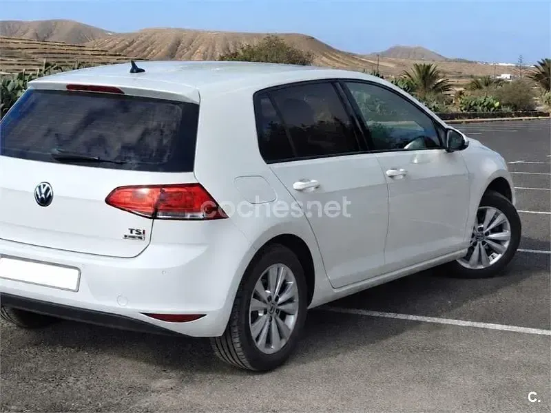 Usado VW Golf VII Advance 125 CV (91 kW) 2017 Blanco Familiar