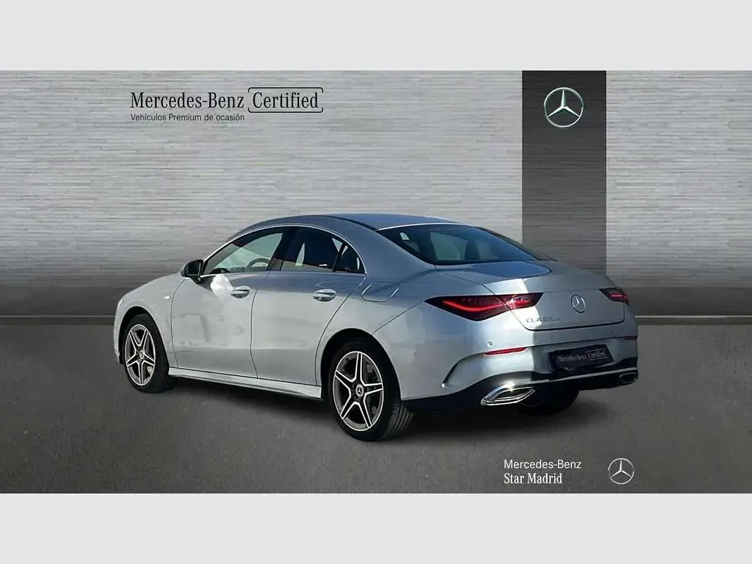 Usado Mercedes CLA250e 218 CV (160 kW) 2025 Plateado Berlina
