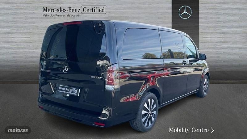 Usado Mercedes Vito 2024 Negro Van
