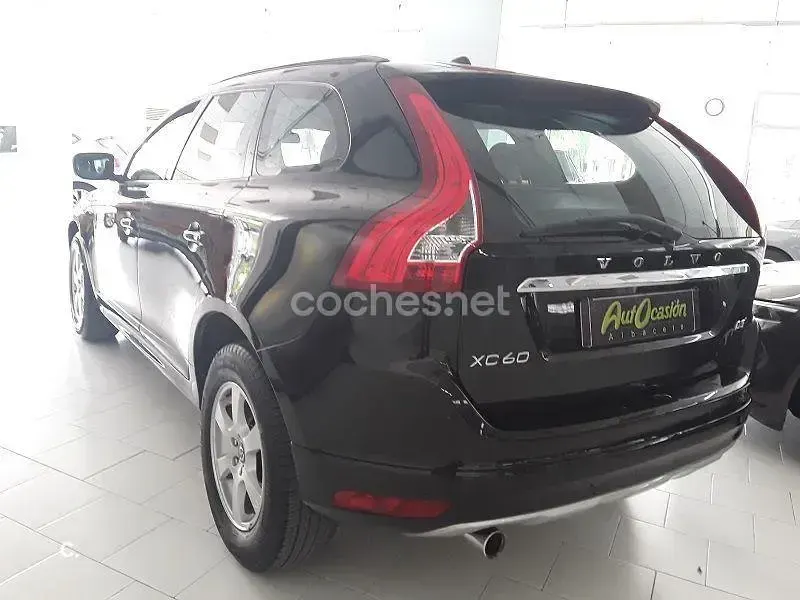 Usado Volvo XC60 Kinetic 136 CV (100 kW) 2013 Negro SUV