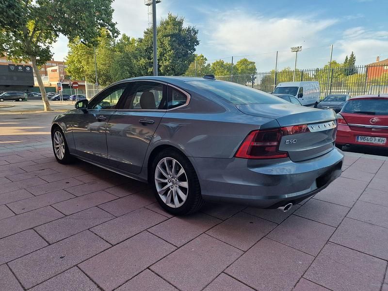 Usado Volvo S90 Business Edition 190 CV (139 kW) 2021 Gris / plata Berlina