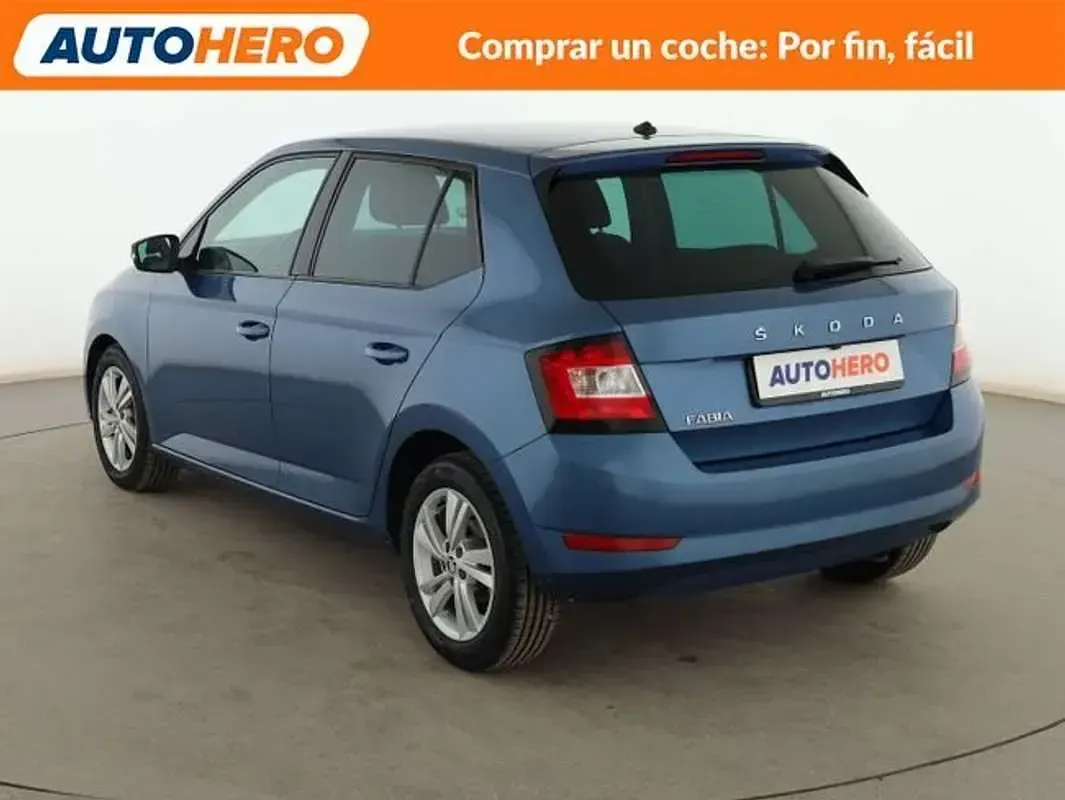 Usado Skoda Fabia Ambition 95 CV (69 kW) 2021 Azul Utilitario