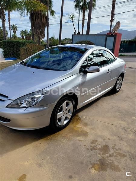 Usado Peugeot 307 CC 138 CV (101 kW) 2004 Gris / plata Descapotable