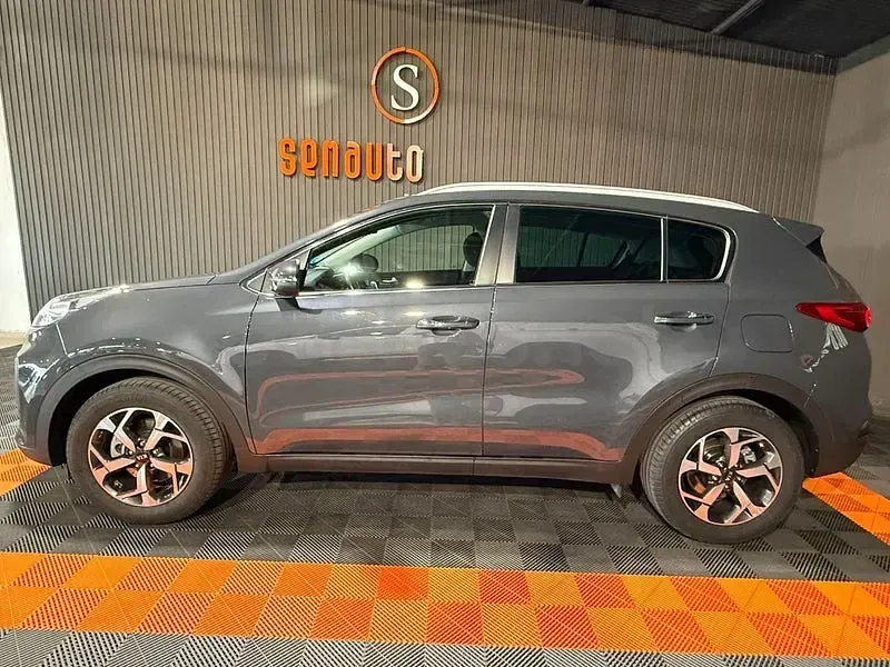 Usado Kia Sportage 136 CV (100 kW) 2020 Gris / plata SUV