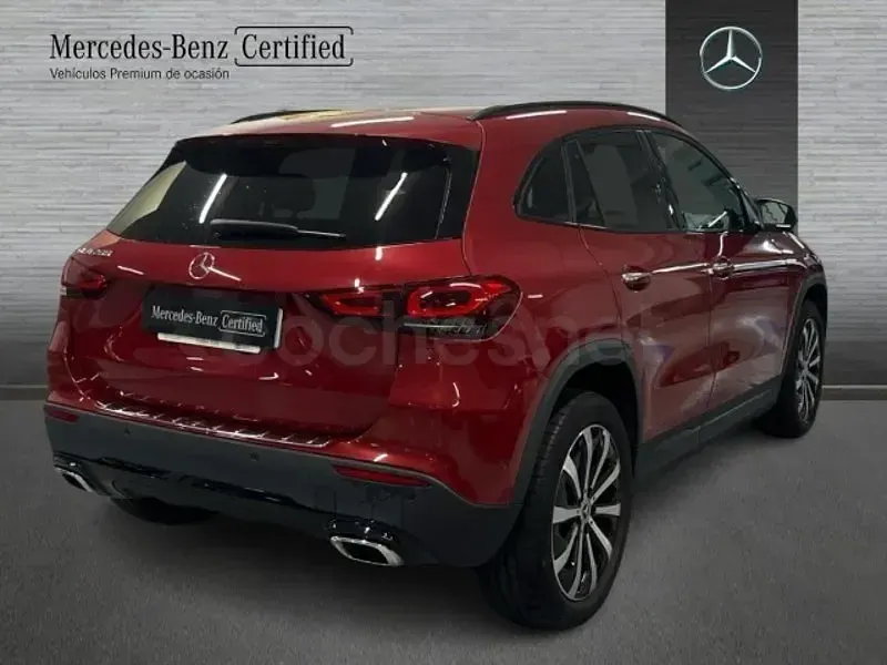 Usado Mercedes GLA200 163 CV (119 kW) 2022 Rojo SUV