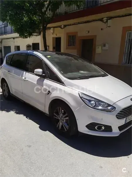Usado Ford S-MAX Trend 150 CV (110 kW) 2015 Blanco Monovolumen