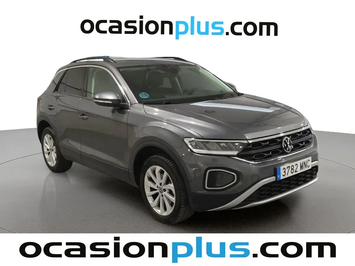 Usado VW T-Roc Life 110 CV (80 kW) 2024 Gris SUV