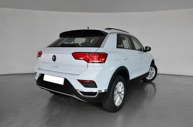 Usado VW T-Roc 110 CV (80 kW) 2022 Plata claro metalizado SUV