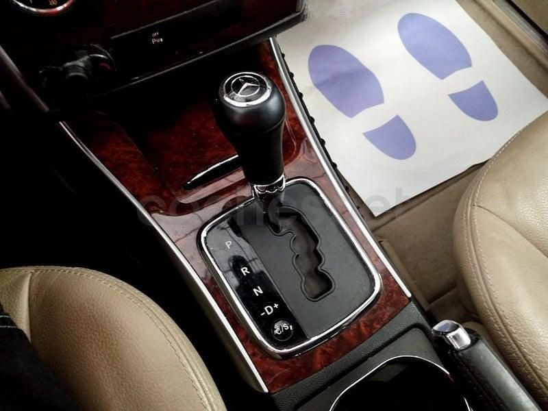 Usado Mercedes B200 136 CV (100 kW) 2009 Gris / plata Monovolumen