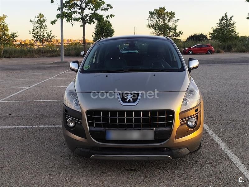 Usado Peugeot 3008 Allure 115 CV (84 kW) 2012 Beige Berlina