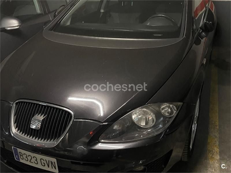 Negro Usado 2010 Seat Leon Sport Berlina | 4200 € (Buen precio) - Imagen 1/4