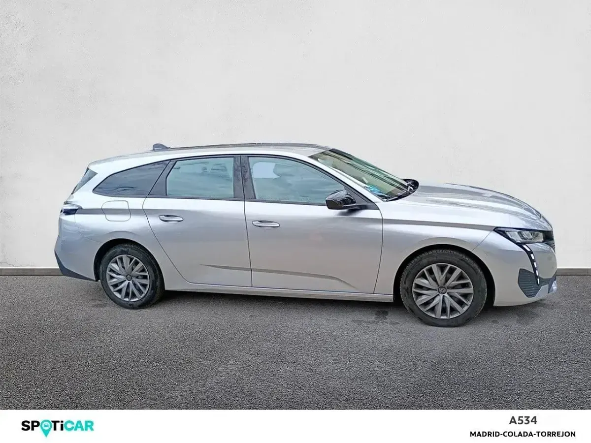 Usado Peugeot 308 SW Active 110 CV (80 kW) 2022 Gris Familiar