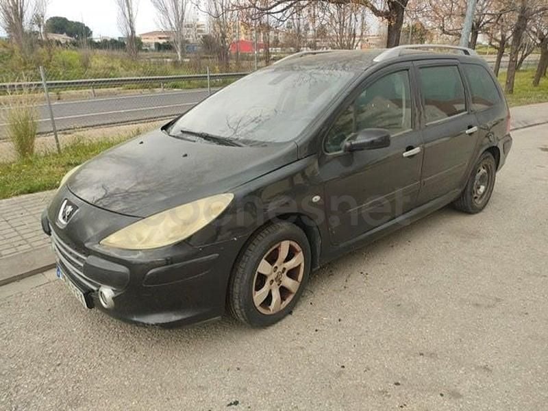 Usado Peugeot 307 90 CV (66 kW) 2006 Negro Familiar