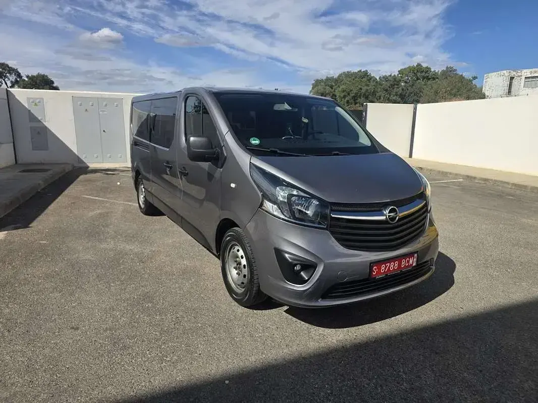 Usado Opel Vivaro S 120 CV (88 kW) 2015 Gris Monovolumen