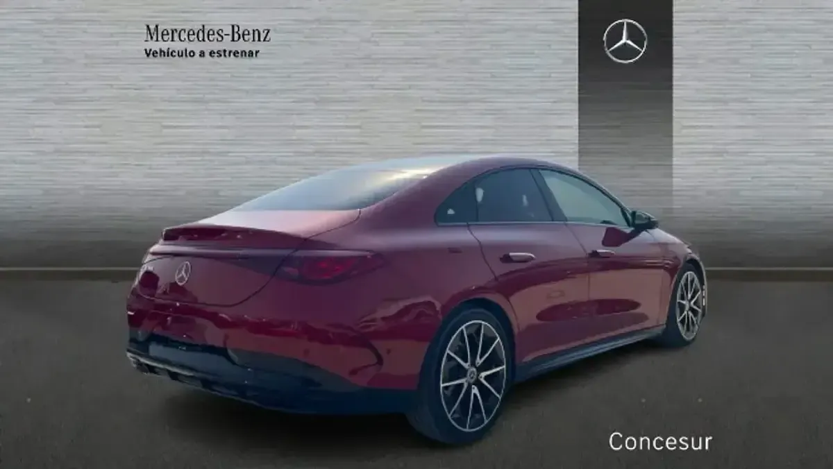 Nuevo Mercedes CLA180 136 CV (100 kW) 2026 Rojo Berlina