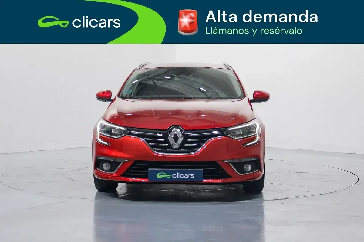 Usado Renault Mégane GrandTour Zen 130 CV (95 kW) 2018 Rojo Familiar