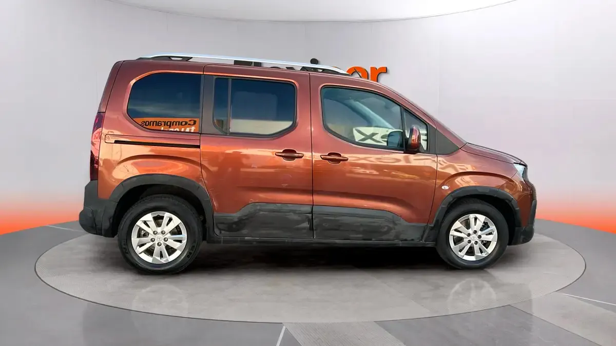 Usado Peugeot Rifter Allure 100 CV (73 kW) 2019 Naranja Monovolumen