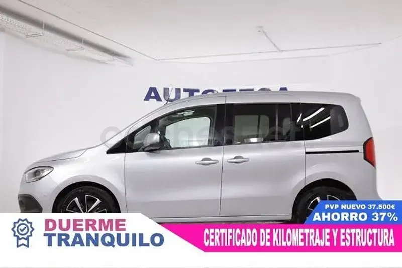 Usado Mercedes T180 116 CV (85 kW) 2023 Gris / plata Monovolumen