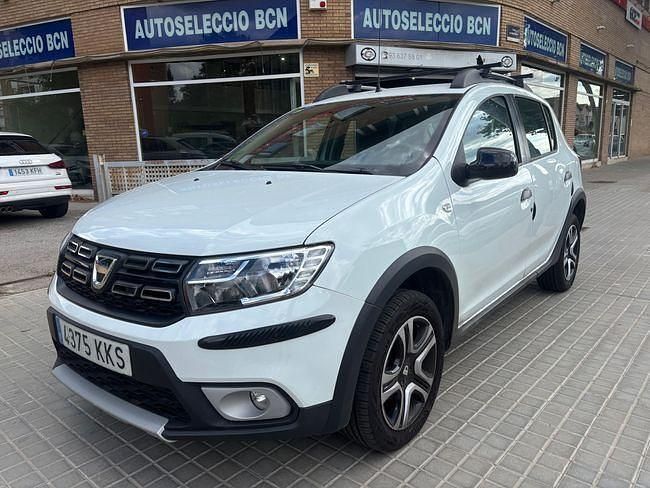 Blanco Usado 2018 Dacia Sandero Stepway Utilitario | 12.900 € (Un poco caro) - Imagen 1/4