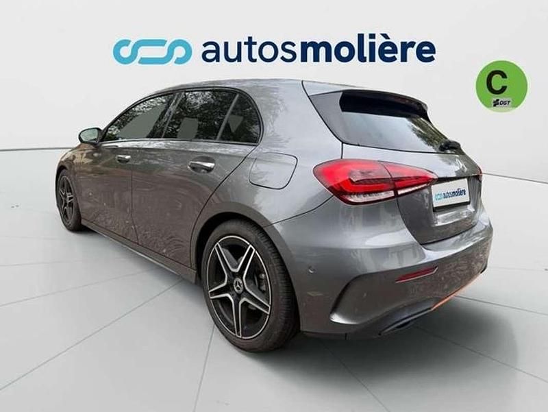 Usado Mercedes A180 136 CV (100 kW) 2019 Gris Utilitario