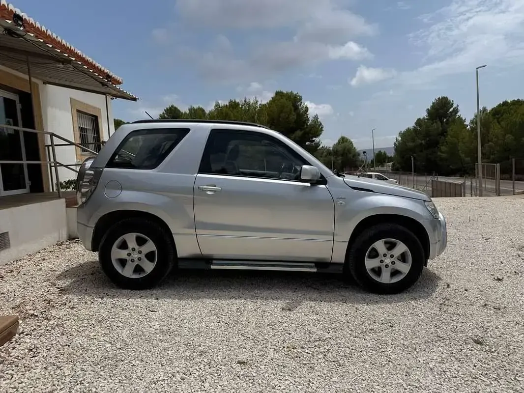 Usado Suzuki Grand Vitara 129 CV (94 kW) 2007 Gris SUV
