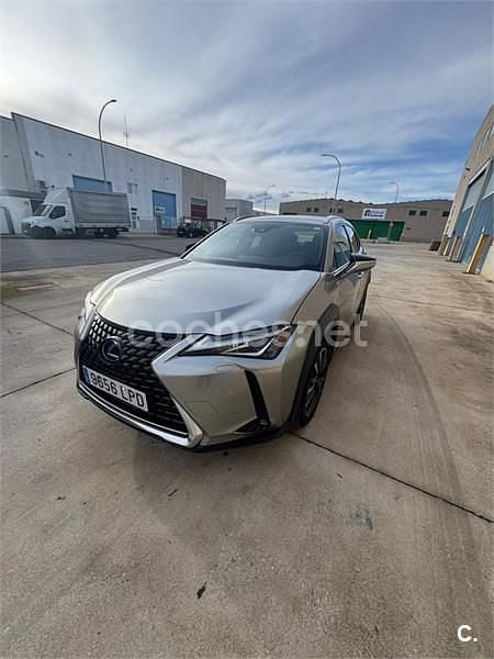 Gris / plata Usado 2021 Lexus UX SUV | 24.900 € (Super precio) - Imagen 1/4