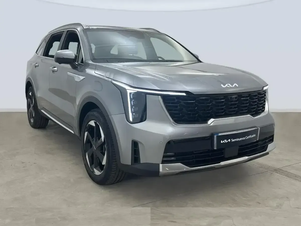 Usado Kia Sorento 252 CV (185 kW) 2024 Gris SUV