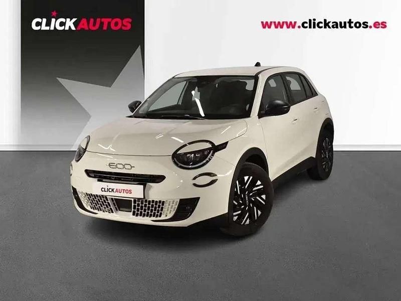 Blanco Usado 2025 Fiat 600 Pop SUV | 17.400 € (Buen precio) - Imagen 1/4