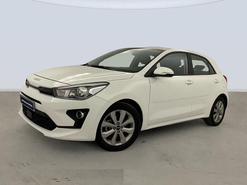 Usado Kia Rio 120 CV (88 kW) 2021 Blanco