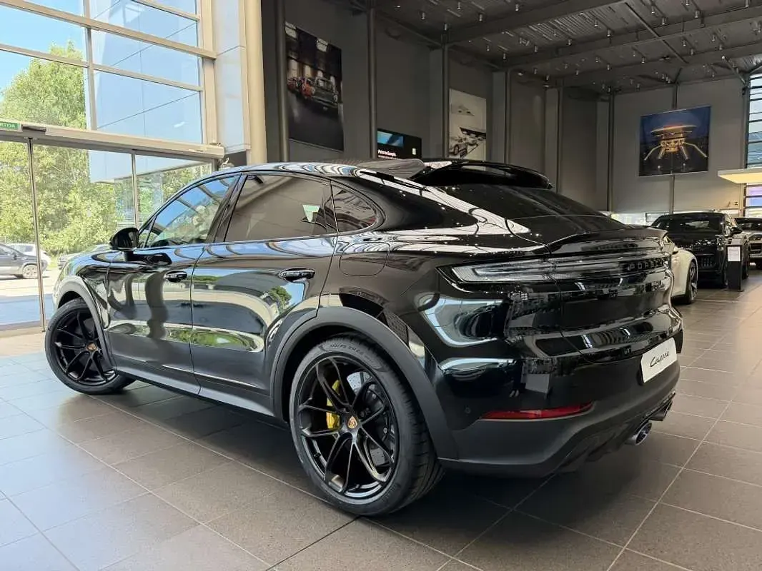 Nuevo Porsche Cayenne Turbo E-Hybrid 740 CV (544 kW) 2026 Negro SUV