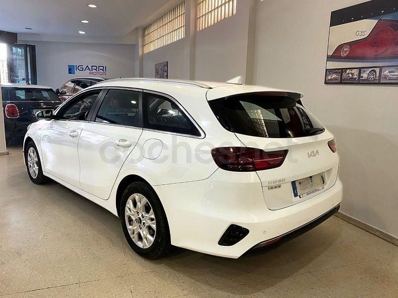 Usado Kia Ceed 120 CV (88 kW) 2022 Blanco Utilitario
