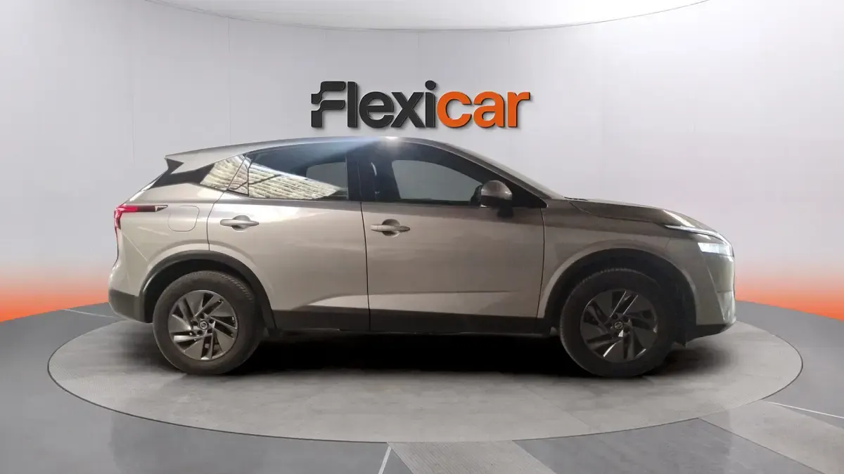 Usado Nissan Qashqai Acenta 140 CV (102 kW) 2022 Gris SUV