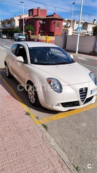 Usado Alfa Romeo MiTo Distinctive 85 CV (62 kW) 2014 Beige Utilitario