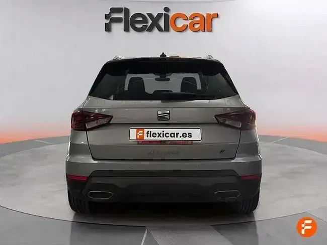 Używany Seat Arona FR 110 KM (80 kW) 2024 Szary SUV