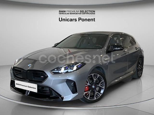 Gris / plata Usado 2025 BMW M135 Comfort Edition Utilitario | 52.500 € (Super precio) - Imagen 1/4