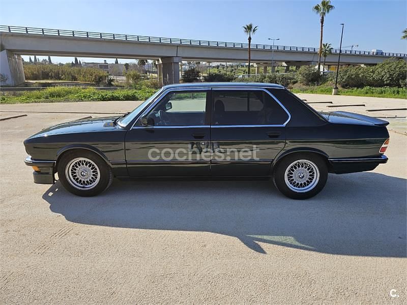 Usado BMW 524 115 CV (84 kW) 1982 Verde Berlina