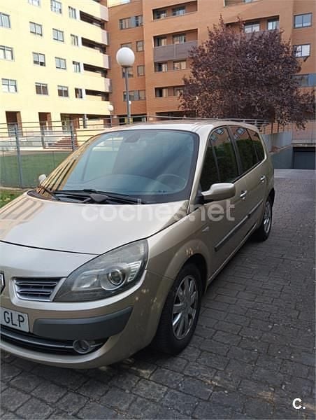 Beige Usado 2009 Renault Scénic III Privilege Monovolumen | 3300 € (Buen precio) - Imagen 1/4