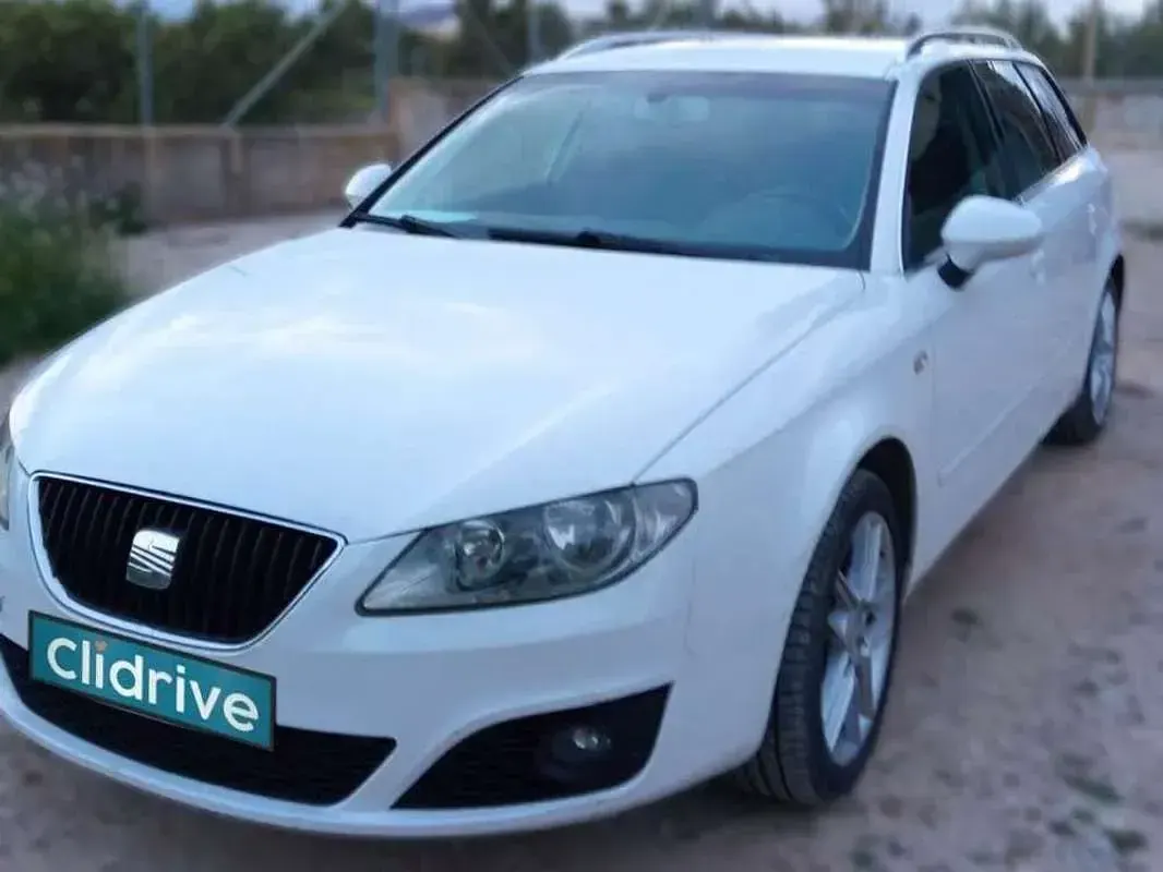 Usado Seat Exeo Style 120 CV (88 kW) 2010 Blanco Familiar