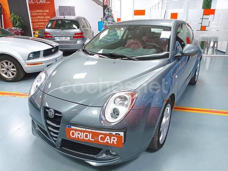 Gris / plata Usado 2009 Alfa Romeo MiTo Distinctive Utilitario | 6500 € - Imagen 1/4