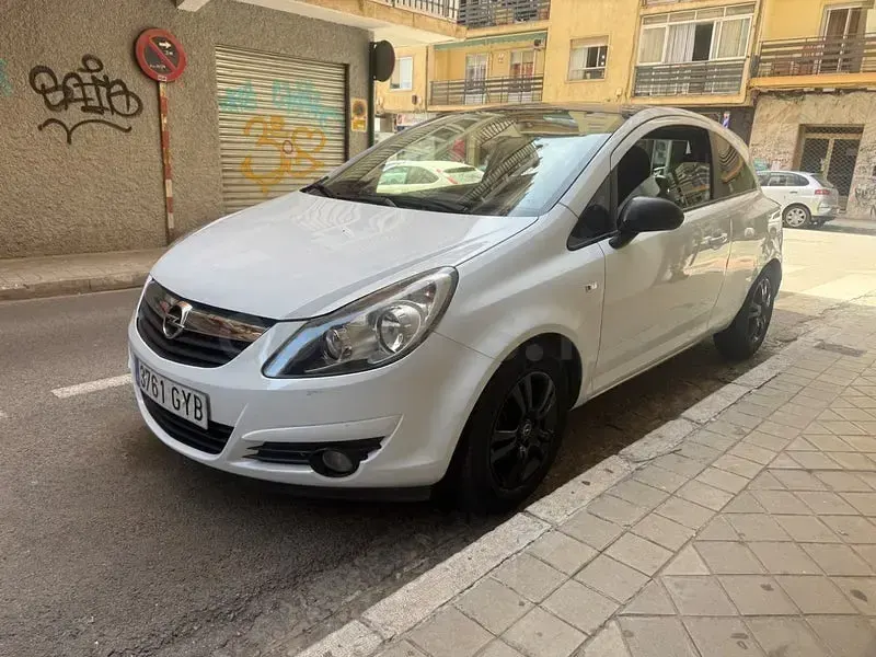 Usado Opel Corsa 85 CV (62 kW) 2010 Blanco Utilitario
