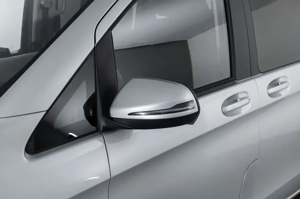 Usado Mercedes V250 Avantgarde 204 CV (150 kW) 2018 Gris / plata Monovolumen