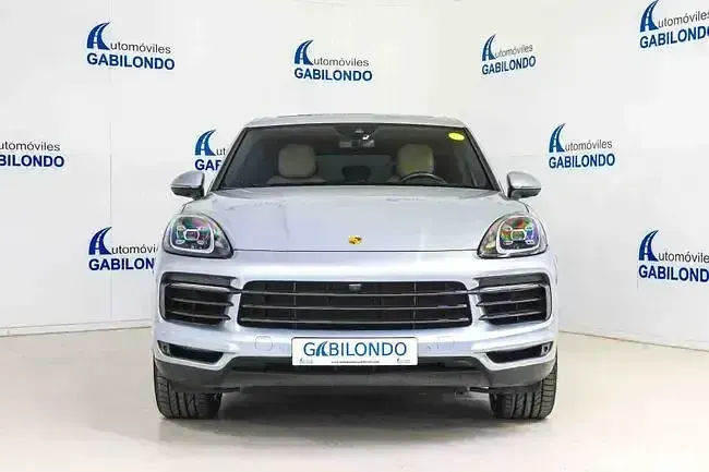 Usado Porsche Cayenne 462 CV (339 kW) 2021 Gris / plata SUV