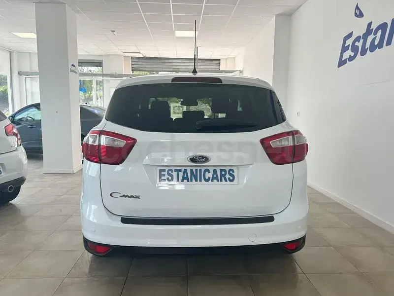 Usado Ford C-MAX 115 CV (84 kW) 2015 Blanco Monovolumen