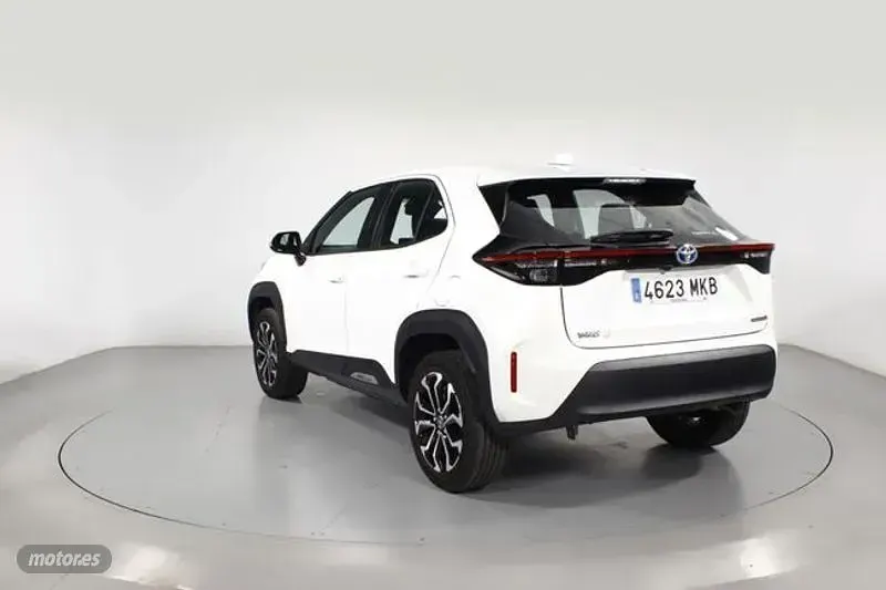 Usado Toyota Yaris Cross Active 116 CV (85 kW) 2023 Blanco SUV