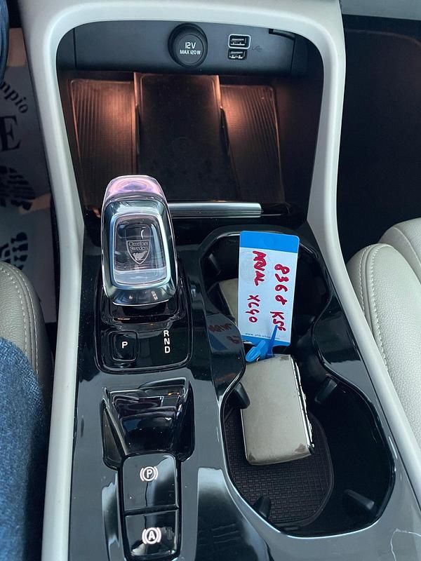 Usado Volvo XC40 Inscription 190 CV (139 kW) 2018 Negro SUV