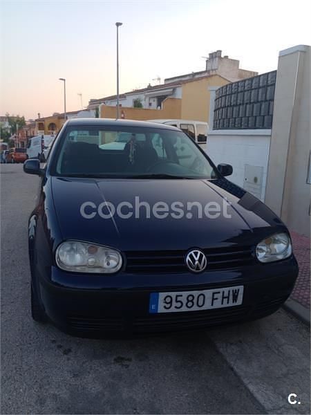 Azul Usado 2003 VW Golf IV Advance Berlina | 3800 € (Precio justo) - Imagen 1/4