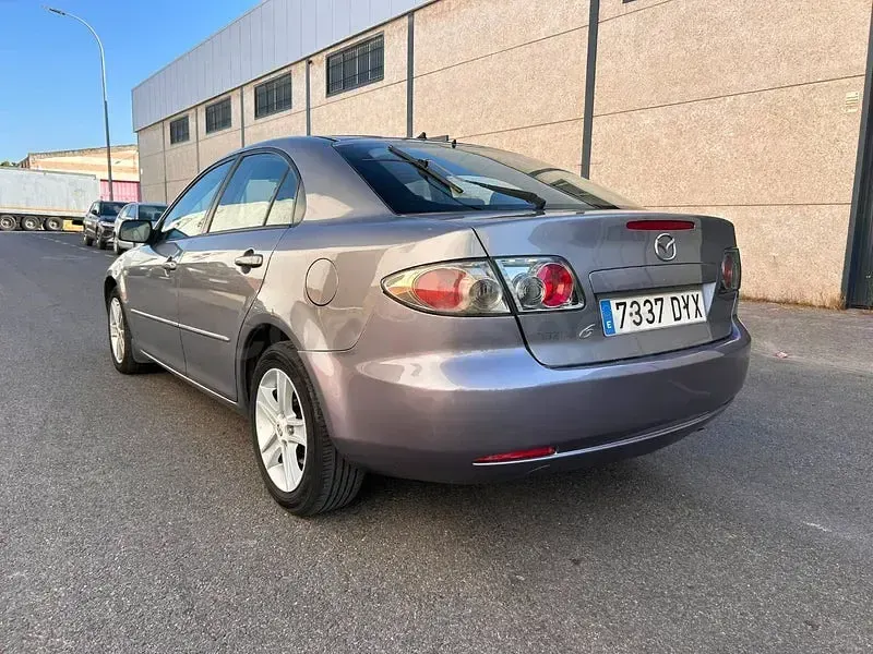 Usado Mazda 6 Active 121 CV (88 kW) 2006 Gris / plata Berlina