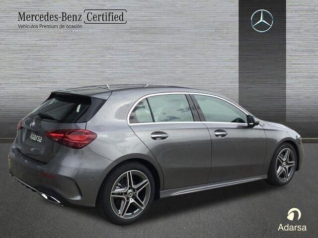 Usado Mercedes A200 AMG line 150 CV (110 kW) 2025 Gris montaña Berlina