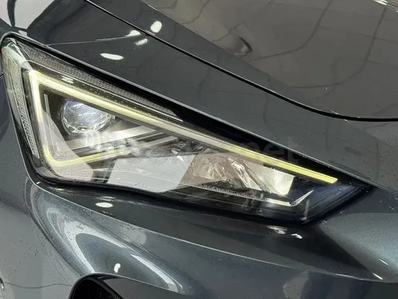 Usado Cupra Formentor 204 CV (150 kW) 2022 Gris / plata SUV